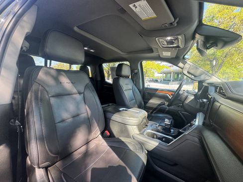 Used 2022 GMC Sierra 1500 Denali w/ Denali Carbonpro Edition AWD/4WD image 17