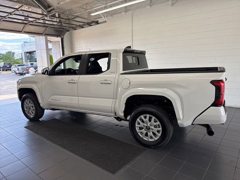 New 2025 Toyota Tacoma SR5 image 5