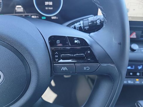 Certified 2025 Hyundai Elantra SEL FWD image 21