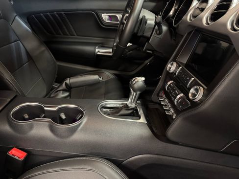 Used 2022 Ford Mustang GT Premium w/ Black Accent Package RWD image 33