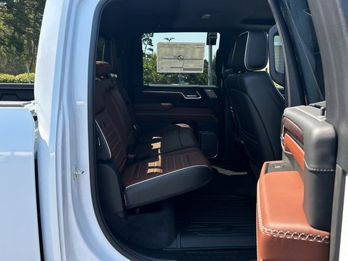 New 2026 GMC Sierra 2500 Denali Ultimate w/ LPO, Black Badging Package AWD/4WD image 33