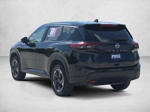Used 2025 Nissan Rogue SV FWD image 8