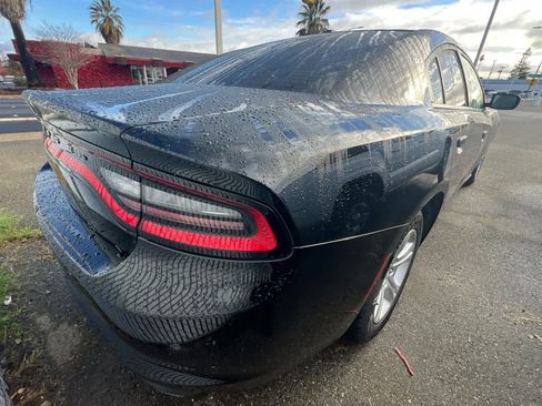 Used 2020 Dodge Charger SXT image 2