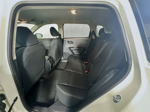 Used 2023 Nissan Rogue S image 29