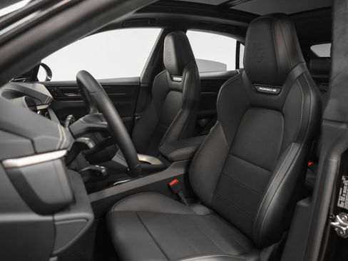 New 2025 Porsche Macan Turbo Electric image 5