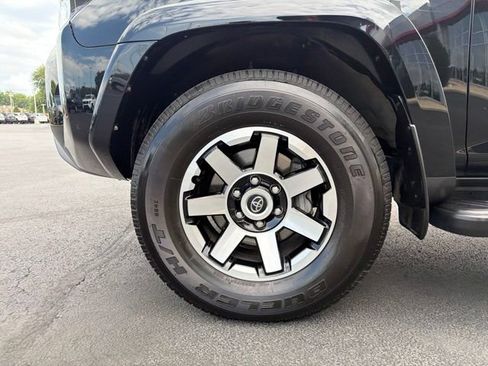 Certified 2023 Toyota 4Runner TRD Off-Road AWD/4WD image 12
