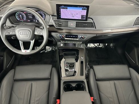 Used 2025 Audi Q5 e Premium Plus w/ Premium Plus Package image 12