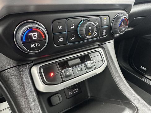 Used 2023 GMC Acadia SLT image 39