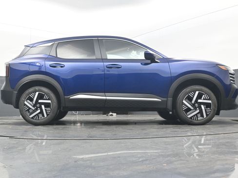 Certified 2025 Nissan Kicks SV image 30