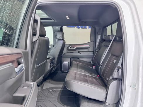 Certified 2022 Chevrolet Silverado 1500 High Country w/ High Country Premium Package image 10