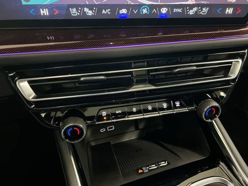 New 2026 Chevrolet Traverse RS w/ LPO, Floor Liner Package image 17