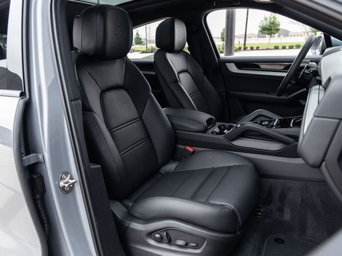 New 2026 Porsche Cayenne Coupe image 46