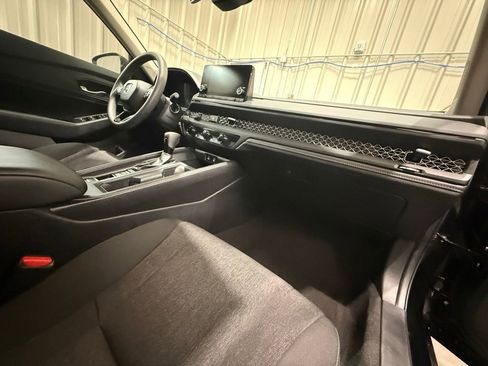 Used 2025 Honda Accord SE image 17