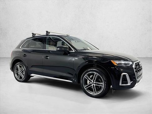Used 2023 Audi Q5 e Premium w/ Convenience Package AWD/4WD image 3