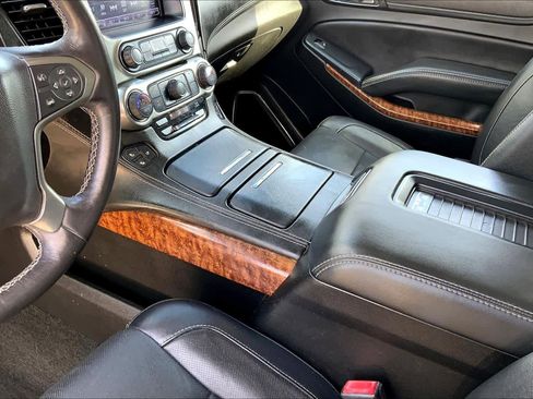Used 2018 Chevrolet Tahoe Premier AWD/4WD image 17