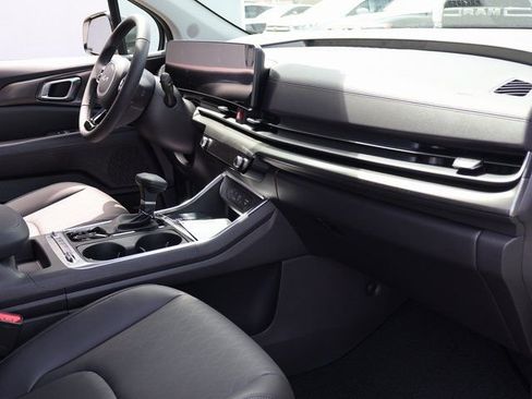 New 2026 Kia Carnival SX FWD image 8