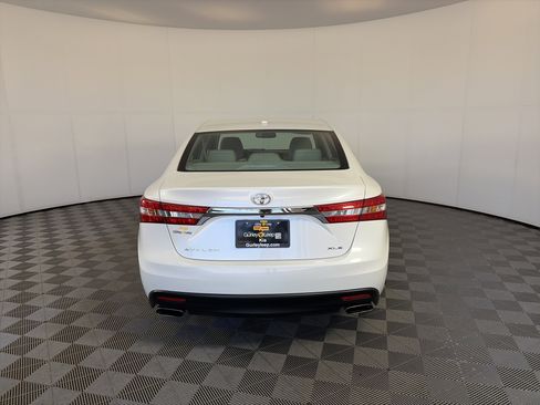 Used 2015 Toyota Avalon XLE Touring FWD image 9