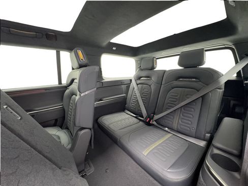 Used 2024 Rivian R1S Adventure AWD/4WD image 26