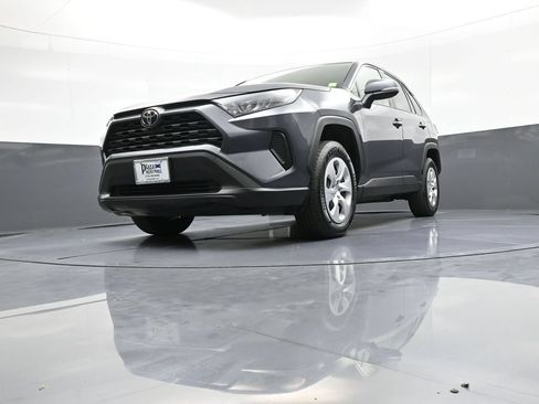 Certified 2022 Toyota RAV4 LE AWD/4WD image 25