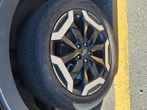 Used 2023 Kia Telluride EX w/ EX Captain's Chair Package image 29