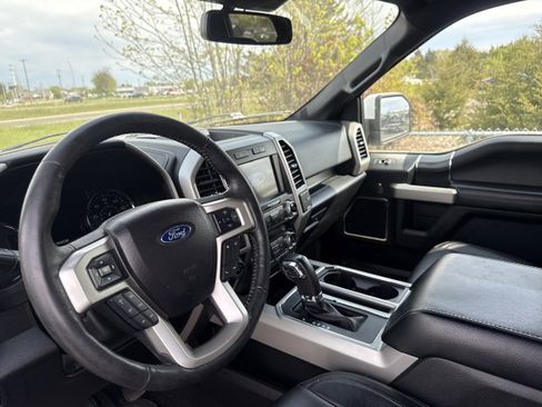 Used 2019 Ford F150 Lariat w/ Equipment Group 502A Luxury AWD/4WD image 8
