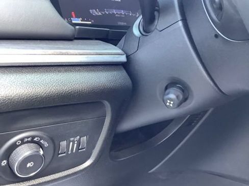 Certified 2023 Jeep Grand Cherokee Overland w/ Luxury Tech Group IV AWD/4WD image 25