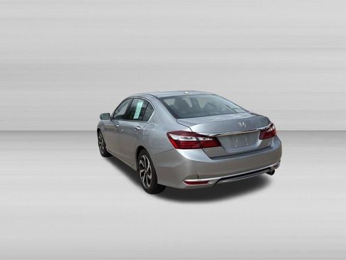 Used 2017 Honda Accord EX-L image 5