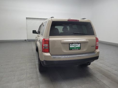 Used 2017 Jeep Patriot High Altitude FWD image 6