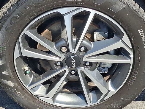 Certified 2023 Kia Forte LXS w/ LXS Technology Package FWD image 8