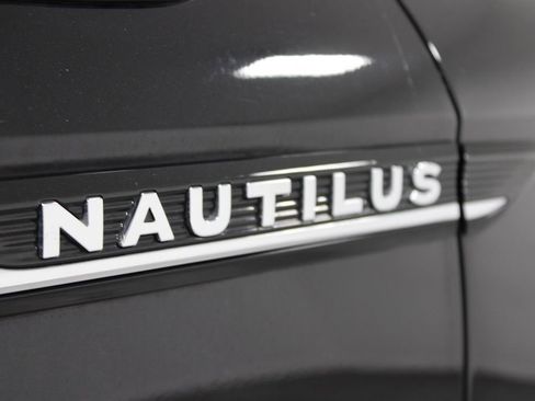 Used 2021 Lincoln Nautilus Reserve w/ Equipment Group 201A image 14