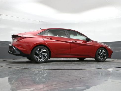 Used 2024 Hyundai Elantra Limited FWD image 41