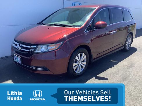 Used 2017 Honda Odyssey SE image 1