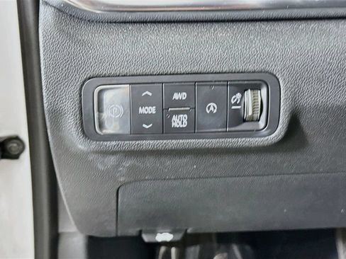 Used 2025 GMC Terrain Elevation w/ Black Edition AWD/4WD image 10