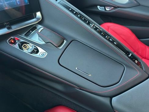 Used 2025 Chevrolet Corvette Stingray Convertible w/ Z51 Performance Package RWD image 18