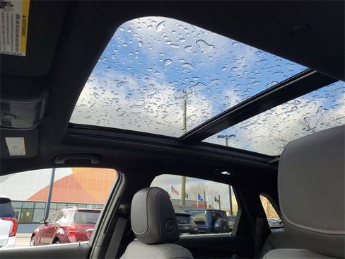 Used 2020 Cadillac XT5 Premium Luxury image 28