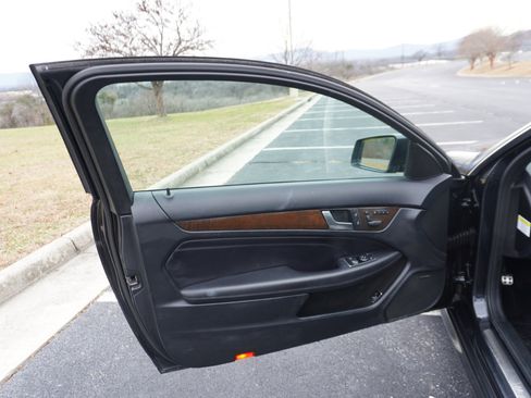 Used 2014 Mercedes-Benz C 250 Coupe image 17