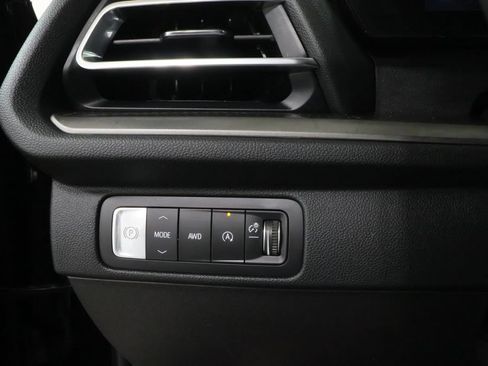 Used 2026 Chevrolet Traverse LT AWD/4WD image 18
