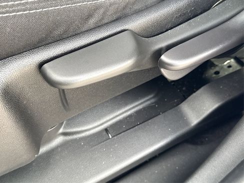 Used 2022 GMC Terrain SLE w/ Elevation Edition image 24