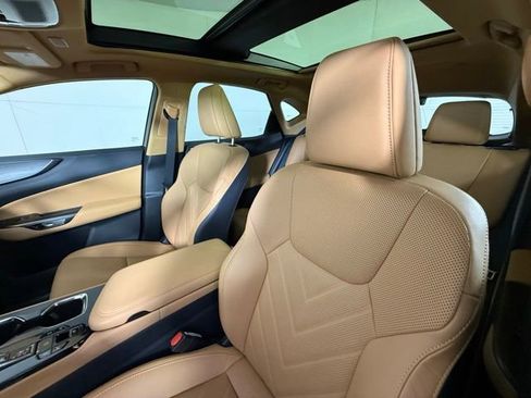 Used 2025 Lexus NX 350 AWD w/ Luxury Package image 5