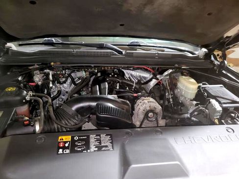 Used 2016 Chevrolet Suburban 3500 LS w/ Driver Alert Package image 18