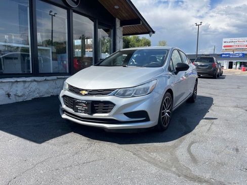 Used 2016 Chevrolet Cruze LS FWD image 1