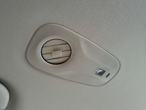 Used 2024 Chrysler Pacifica Touring-L image 33