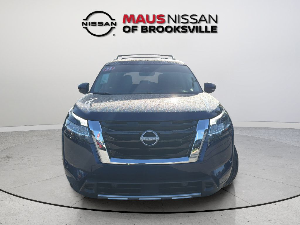 Used 2023 Nissan Pathfinder Platinum w/ Cargo Package AWD/4WD image 3