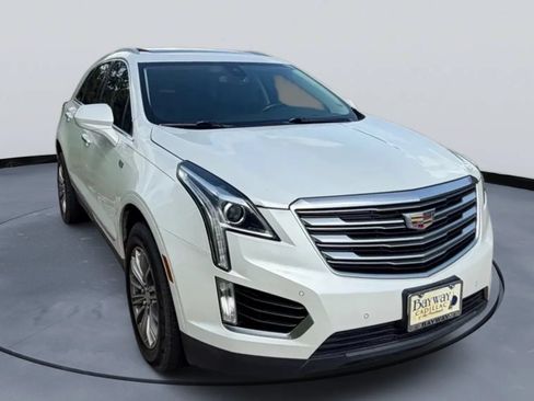 Used 2018 Cadillac XT5 Luxury w/ Driver Awareness Package FWD image 10