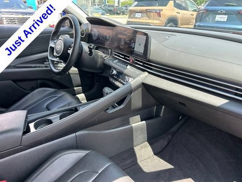 Used 2024 Hyundai Elantra Limited FWD image 32