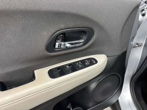 Used 2019 Honda HR-V LX image 18