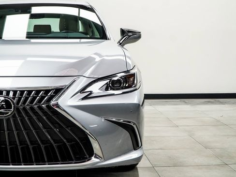 Used 2024 Lexus ES 350 w/ Premium Package image 4