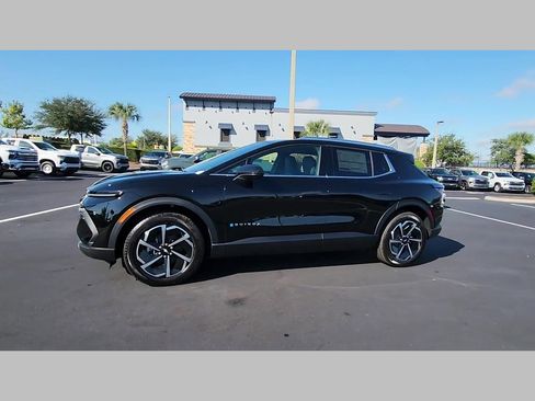 New 2026 Chevrolet Equinox EV LT image 18