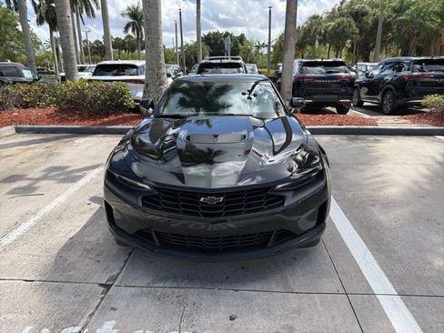 Used 2023 Chevrolet Camaro LT w/ Technology Package image 4