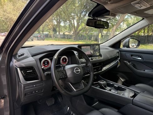 Used 2026 Nissan Rogue SL FWD image 34